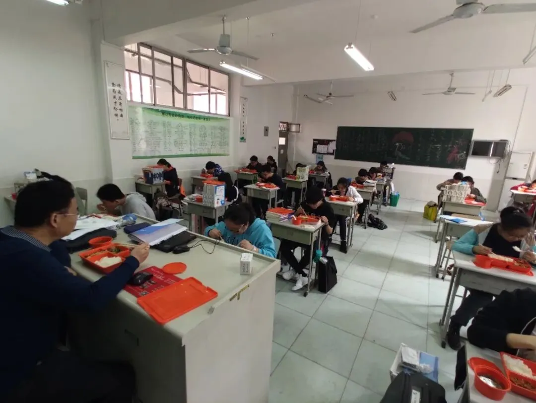 初三下周陆续复学,全流程观摩郑外高三复学第一天!-第48张图片-四季读书网 初三下周陆续复学,全流程观摩郑外高三复学第一天!-第48张图片-四季读书网