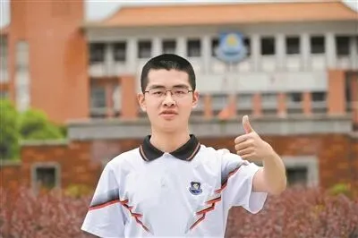 广州初三男孩直接跳级升入大学!家长感悟:原来不是娃不行是我不行-第2张图片-四季读书网 广州初三男孩直接跳级升入大学!家长感悟:原来不是娃不行是我不行-第2张图片-四季读书网