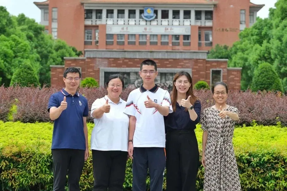 广州初三男孩直接跳级升入大学!家长感悟:原来不是娃不行是我不行-第6张图片-四季读书网 广州初三男孩直接跳级升入大学!家长感悟:原来不是娃不行是我不行-第6张图片-四季读书网