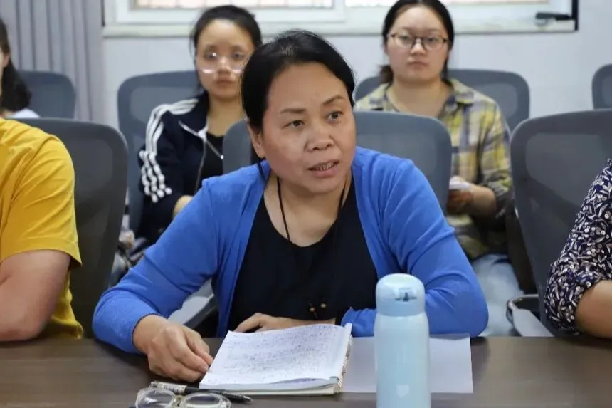 砺剑磨锋备高考 凝心聚力启新程 ——我校召开2027届毕业班一轮复课会-第12张图片-四季读书网 砺剑磨锋备高考 凝心聚力启新程 ——我校召开2027届毕业班一轮复课会-第12张图片-四季读书网