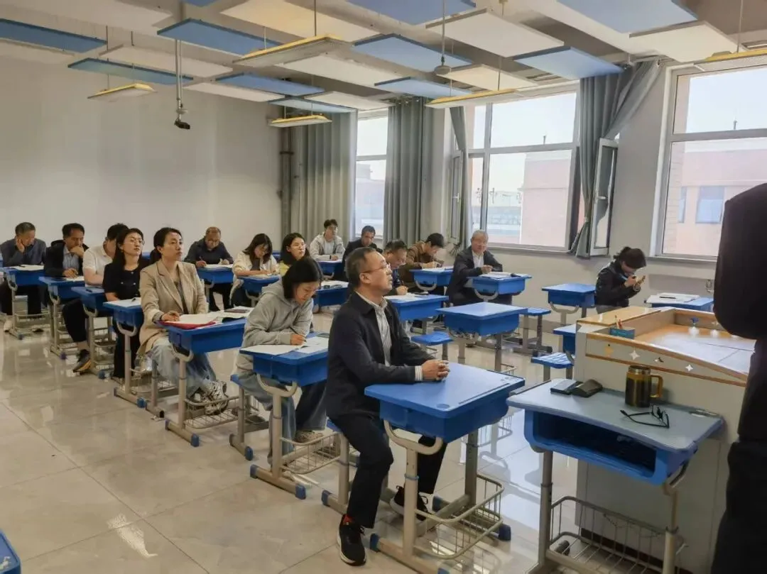 “一中讲堂”开讲啦!|九大学科共研高考真题-第6张图片-四季读书网 “一中讲堂”开讲啦!|九大学科共研高考真题-第6张图片-四季读书网