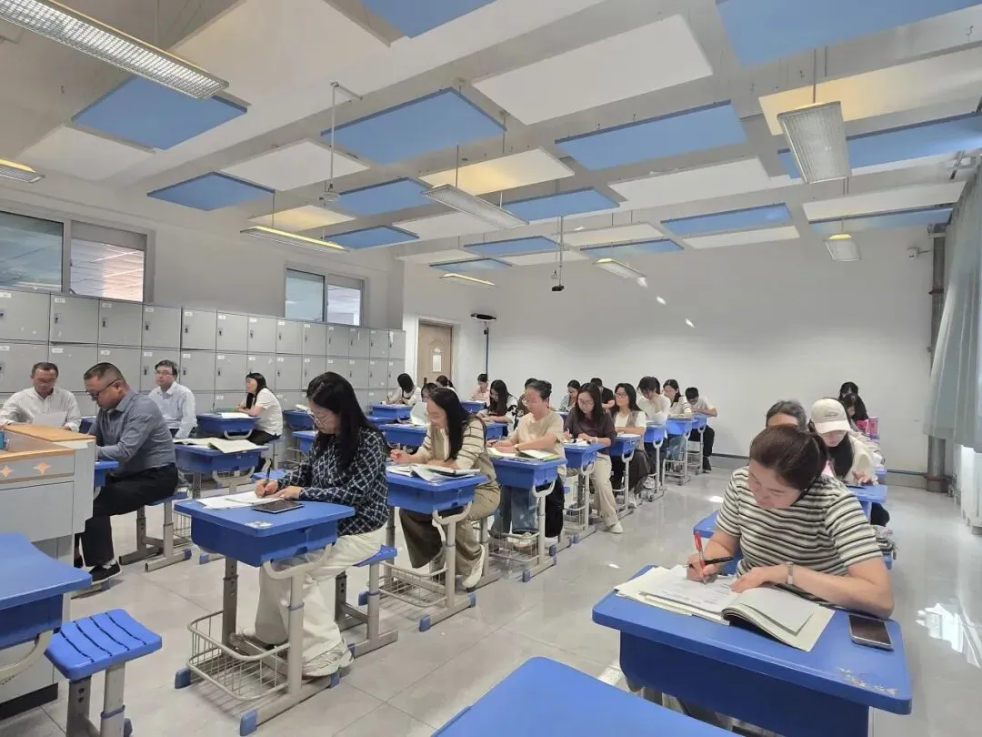 “一中讲堂”开讲啦!|九大学科共研高考真题-第16张图片-四季读书网 “一中讲堂”开讲啦!|九大学科共研高考真题-第16张图片-四季读书网