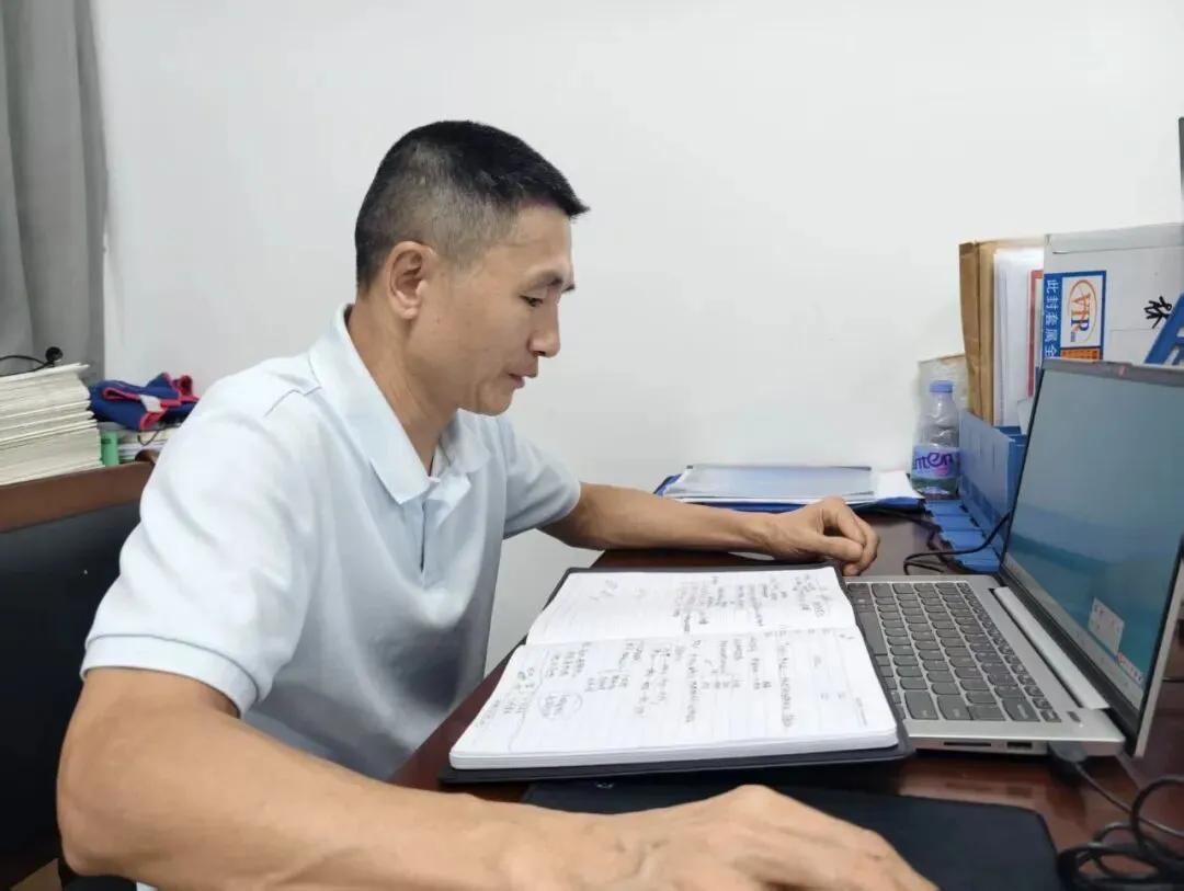 同心陪跑初三路,家校携手向未来——大亚湾一中九年级开学初家长会圆满举行-第21张图片-四季读书网 同心陪跑初三路,家校携手向未来——大亚湾一中九年级开学初家长会圆满举行-第21张图片-四季读书网