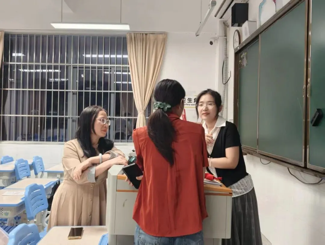 同心陪跑初三路,家校携手向未来——大亚湾一中九年级开学初家长会圆满举行-第27张图片-四季读书网 同心陪跑初三路,家校携手向未来——大亚湾一中九年级开学初家长会圆满举行-第27张图片-四季读书网