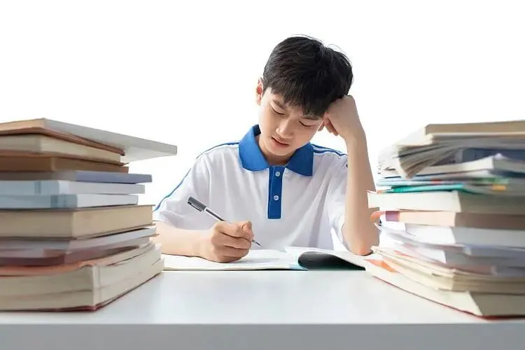 孩子今年初三了,成绩卡在中间不上不下:还来得及吗?-第3张图片-四季读书网