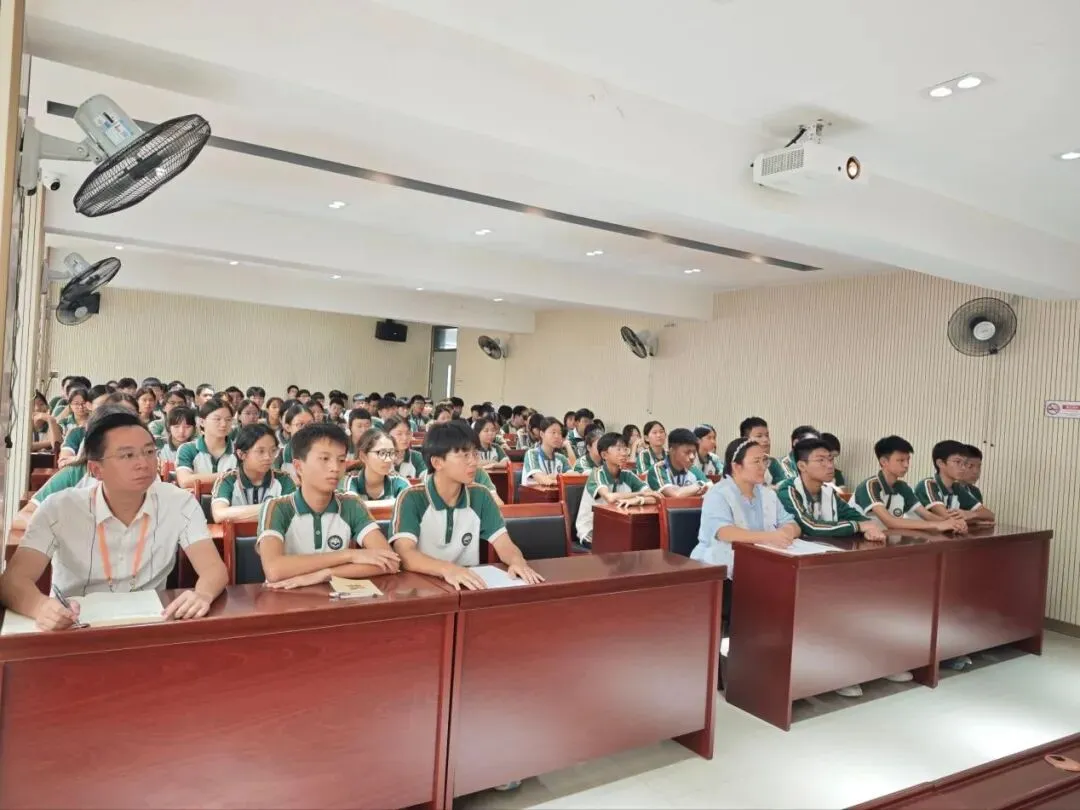 砺剑初三,逐梦中考——荔湾区东沙博雅实验学校 2027届初三毕业班动员大会顺利召开!-第5张图片-四季读书网 砺剑初三,逐梦中考——荔湾区东沙博雅实验学校 2027届初三毕业班动员大会顺利召开!-第5张图片-四季读书网