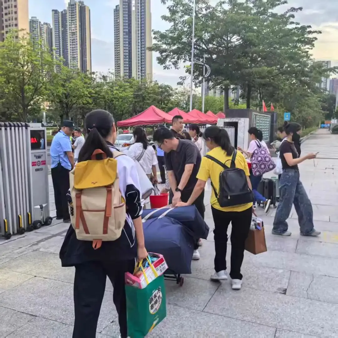 暖心护航高考!坪山企业家志愿队用爱守护逐梦之路-第18张图片-四季读书网