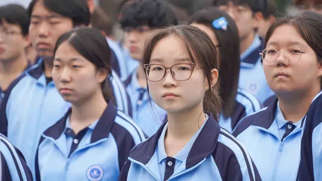 警钟鸣校园 少年当自强|优益优高考全日制学校防空警报试鸣暨全体师生默哀纪念活动-第6张图片-四季读书网