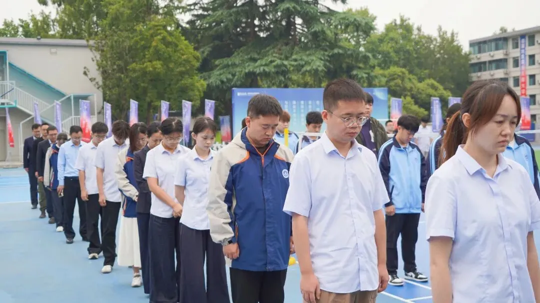 警钟鸣校园 少年当自强|优益优高考全日制学校防空警报试鸣暨全体师生默哀纪念活动-第10张图片-四季读书网