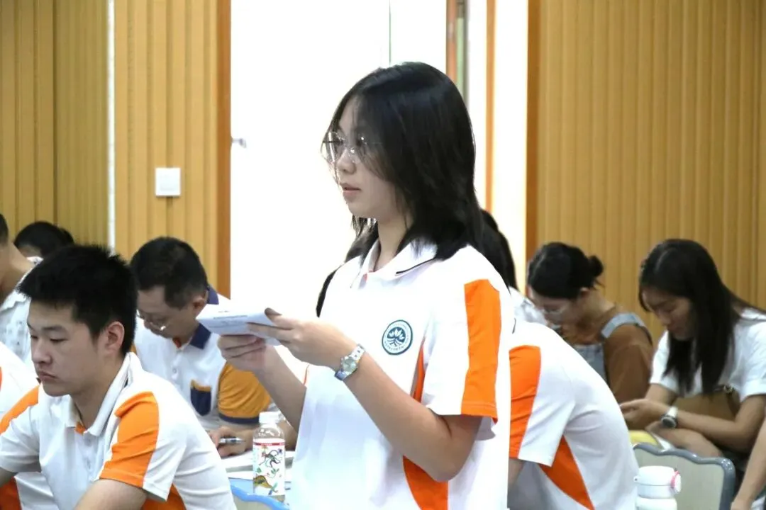 聚焦课堂实效 | 解码高考阅卷——我校顺利举办海丰县高中数学学科教研基地专题教研活动-第8张图片-四季读书网