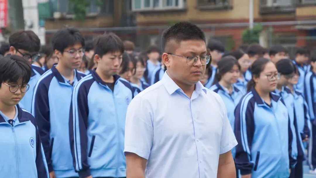 警钟鸣校园 少年当自强|优益优高考全日制学校防空警报试鸣暨全体师生默哀纪念活动-第14张图片-四季读书网