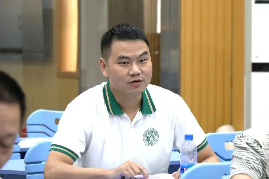 聚焦课堂实效 | 解码高考阅卷——我校顺利举办海丰县高中数学学科教研基地专题教研活动-第22张图片-四季读书网