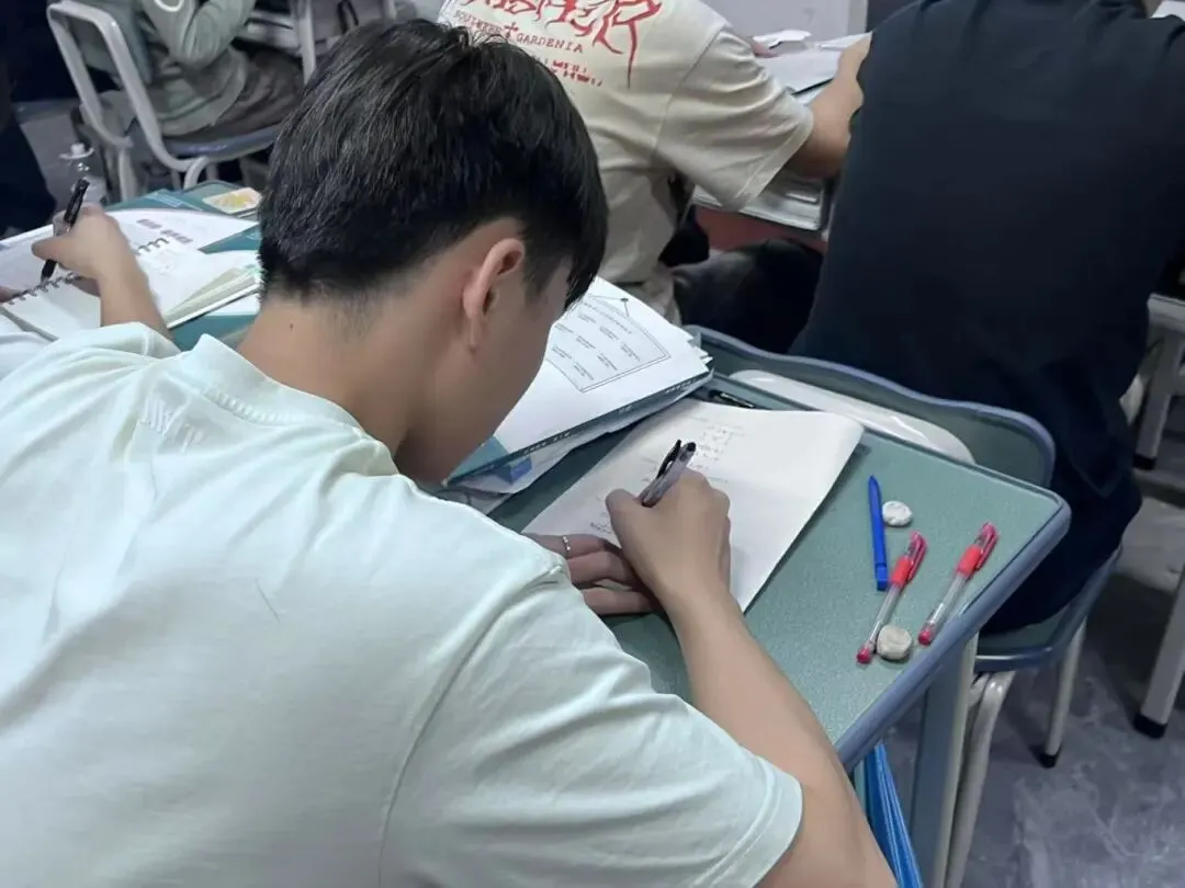 冲刺春季高考不盲目!这个辅导班帮你精准提分!上岸理想大学不是梦!-第163张图片-四季读书网 冲刺春季高考不盲目!这个辅导班帮你精准提分!上岸理想大学不是梦!-第163张图片-四季读书网