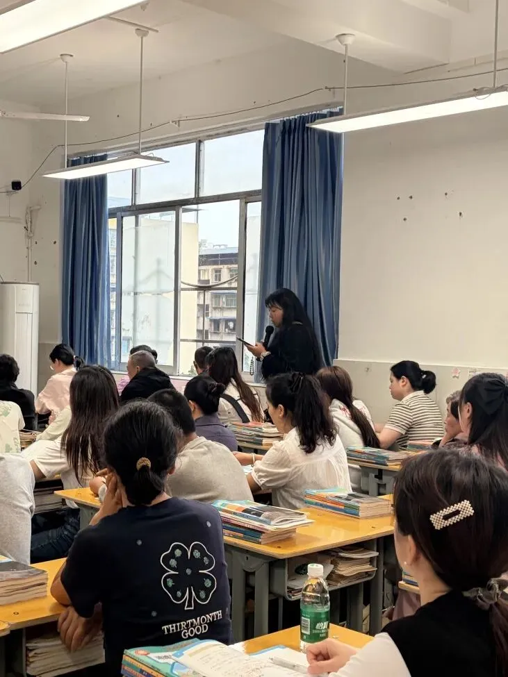 巴州区第六中学召开初三年级家长会-第6张图片-四季读书网