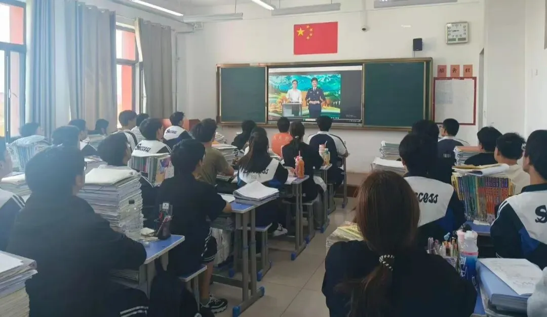 聚焦试卷分析 凸显自命题指南针作用——兰州成功学校高三一班召开专题宣讲会-第9张图片-四季读书网 聚焦试卷分析 凸显自命题指南针作用——兰州成功学校高三一班召开专题宣讲会-第9张图片-四季读书网
