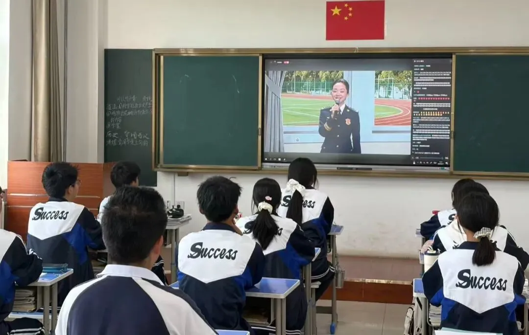 聚焦试卷分析 凸显自命题指南针作用——兰州成功学校高三一班召开专题宣讲会-第13张图片-四季读书网 聚焦试卷分析 凸显自命题指南针作用——兰州成功学校高三一班召开专题宣讲会-第13张图片-四季读书网