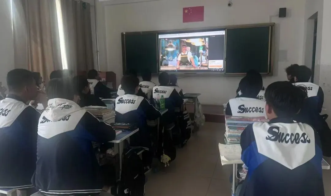 聚焦试卷分析 凸显自命题指南针作用——兰州成功学校高三一班召开专题宣讲会-第16张图片-四季读书网 聚焦试卷分析 凸显自命题指南针作用——兰州成功学校高三一班召开专题宣讲会-第16张图片-四季读书网
