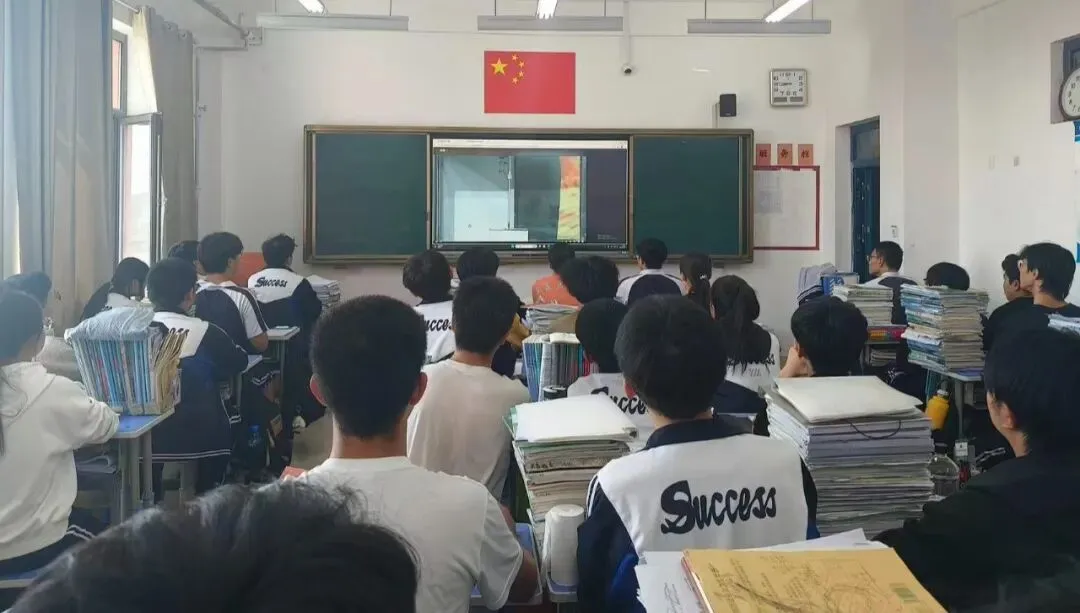聚焦试卷分析 凸显自命题指南针作用——兰州成功学校高三一班召开专题宣讲会-第17张图片-四季读书网 聚焦试卷分析 凸显自命题指南针作用——兰州成功学校高三一班召开专题宣讲会-第17张图片-四季读书网