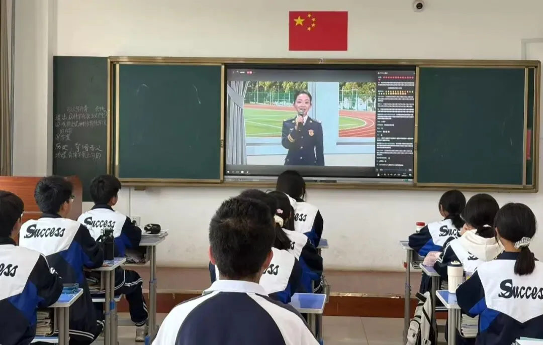聚焦试卷分析 凸显自命题指南针作用——兰州成功学校高三一班召开专题宣讲会-第20张图片-四季读书网 聚焦试卷分析 凸显自命题指南针作用——兰州成功学校高三一班召开专题宣讲会-第20张图片-四季读书网