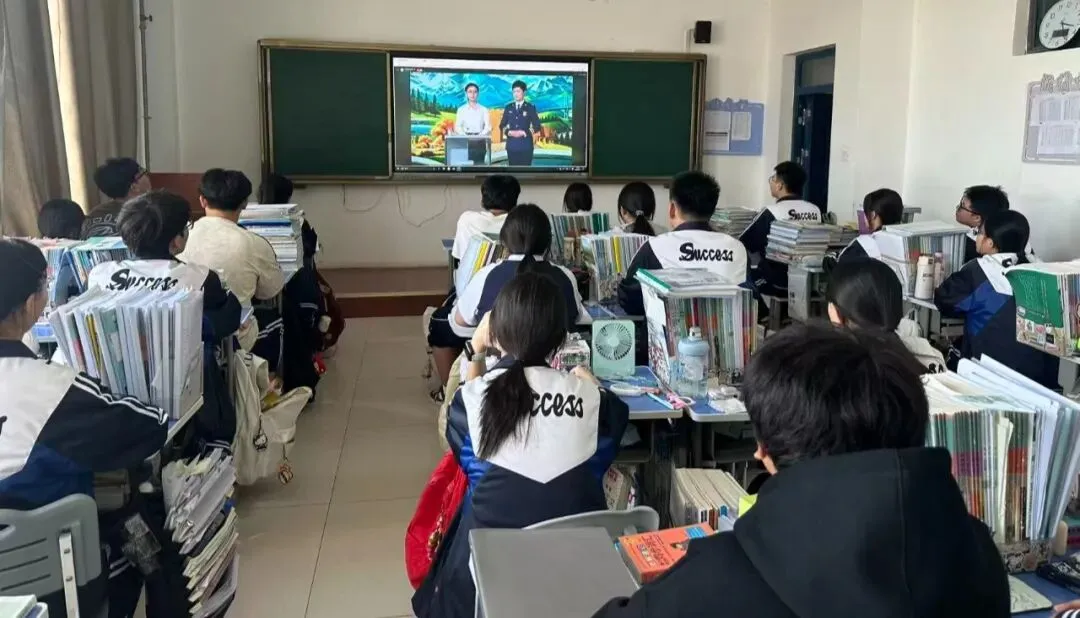 聚焦试卷分析 凸显自命题指南针作用——兰州成功学校高三一班召开专题宣讲会-第21张图片-四季读书网 聚焦试卷分析 凸显自命题指南针作用——兰州成功学校高三一班召开专题宣讲会-第21张图片-四季读书网