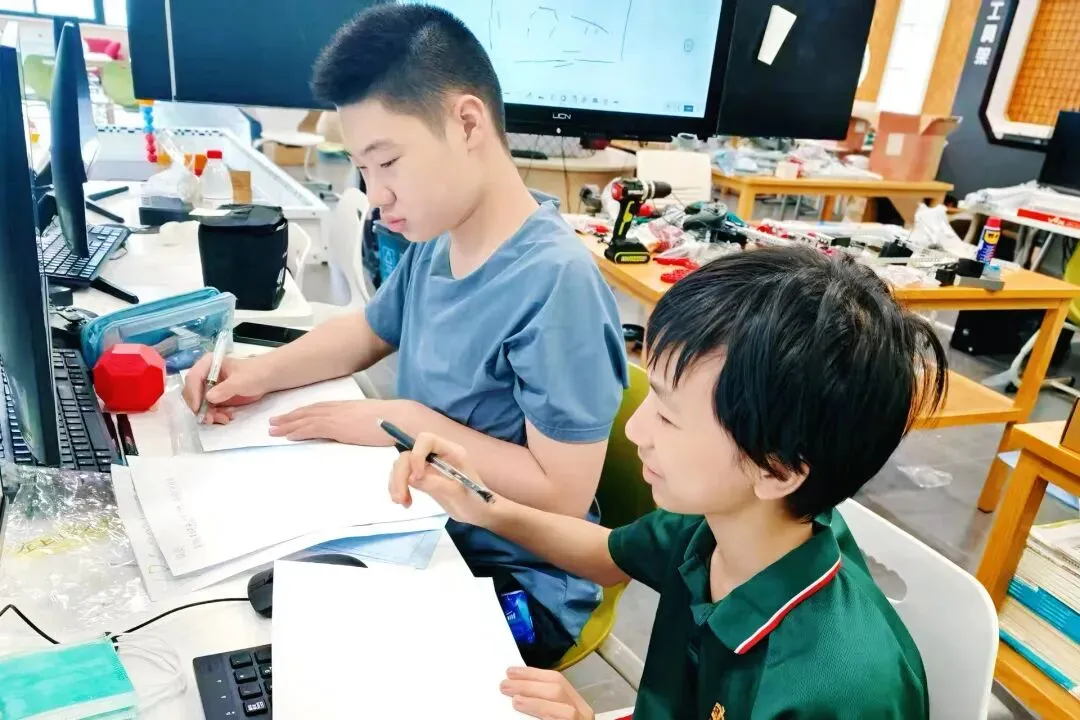 又拿奖了!RGSG初二少年手搓机器人,冲进国赛-第10张图片-四季读书网