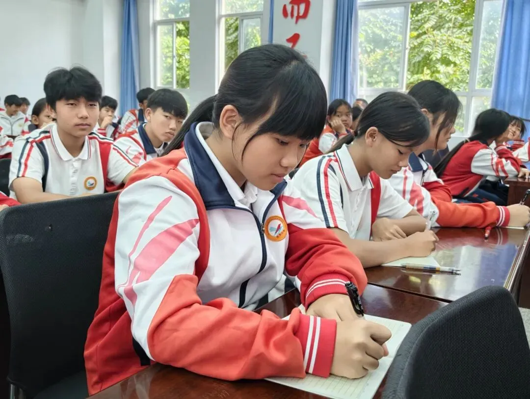 【美好六中】凝心聚力,护航初三——普洱市思茅区第六中学开展九年级学生座谈会-第12张图片-四季读书网 【美好六中】凝心聚力,护航初三——普洱市思茅区第六中学开展九年级学生座谈会-第12张图片-四季读书网
