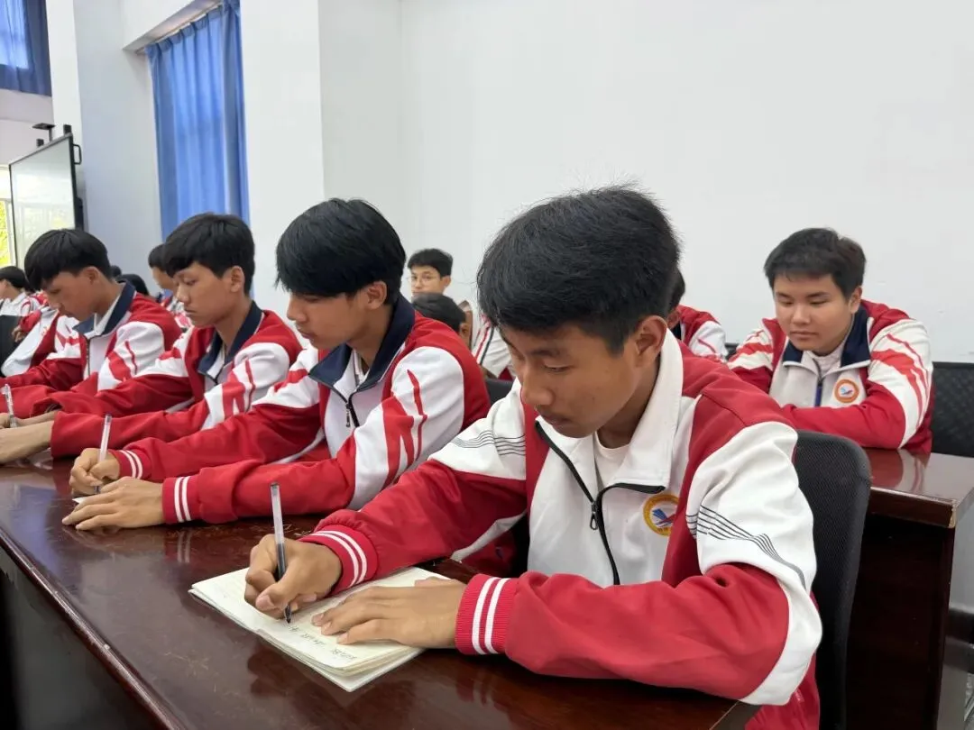 【美好六中】凝心聚力,护航初三——普洱市思茅区第六中学开展九年级学生座谈会-第13张图片-四季读书网 【美好六中】凝心聚力,护航初三——普洱市思茅区第六中学开展九年级学生座谈会-第13张图片-四季读书网