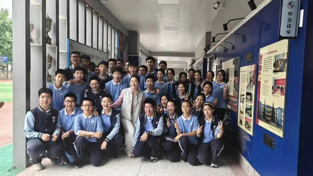 一封“穿越”18年的邮件:南京女生初三写下青春心事,多年后收到退休老师回信,师生故事戳中无数网友-第6张图片-四季读书网