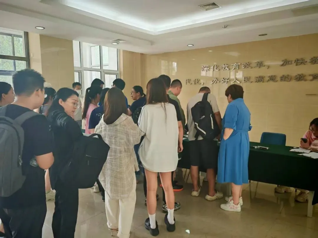 中考抢人大战,国际部交表-第1张图片-四季读书网 中考抢人大战,国际部交表-第1张图片-四季读书网