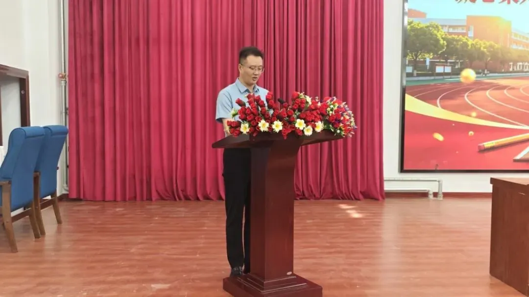 凝心聚力家校携手 同心护航决胜中考——瓜州二中举行九年级家长动员会-第10张图片-四季读书网 凝心聚力家校携手 同心护航决胜中考——瓜州二中举行九年级家长动员会-第10张图片-四季读书网