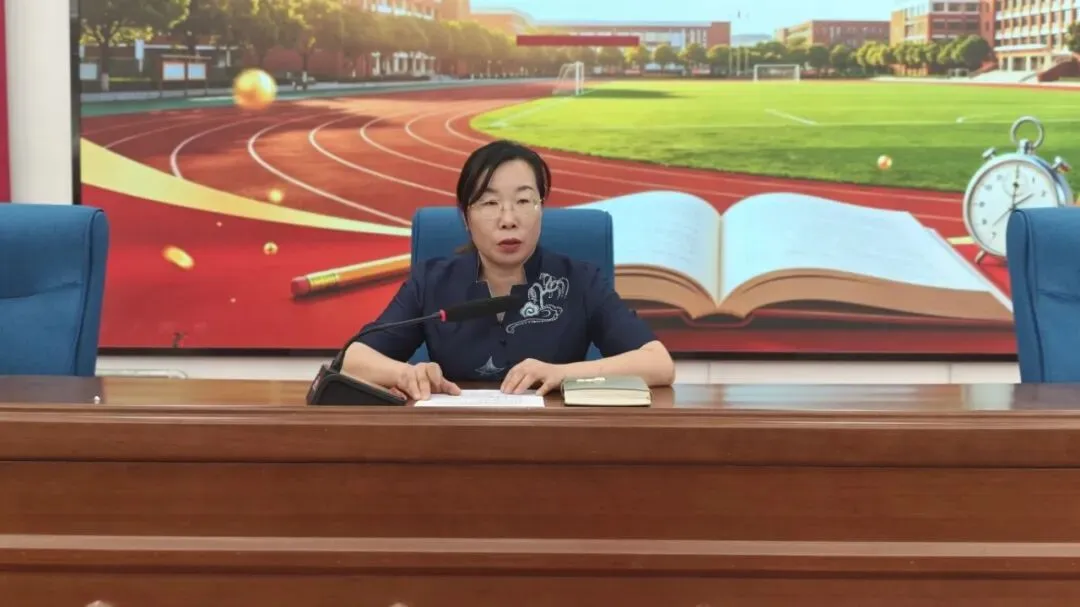 凝心聚力家校携手 同心护航决胜中考——瓜州二中举行九年级家长动员会-第13张图片-四季读书网 凝心聚力家校携手 同心护航决胜中考——瓜州二中举行九年级家长动员会-第13张图片-四季读书网