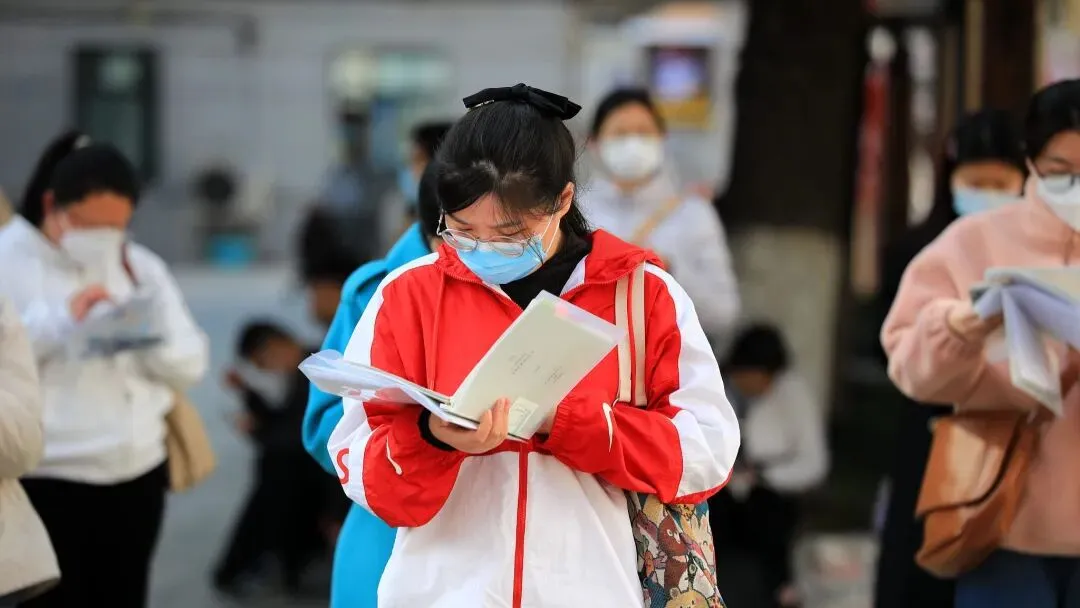 专科生上岸:高考数学30分,考公斗赢985学霸-第1张图片-四季读书网
