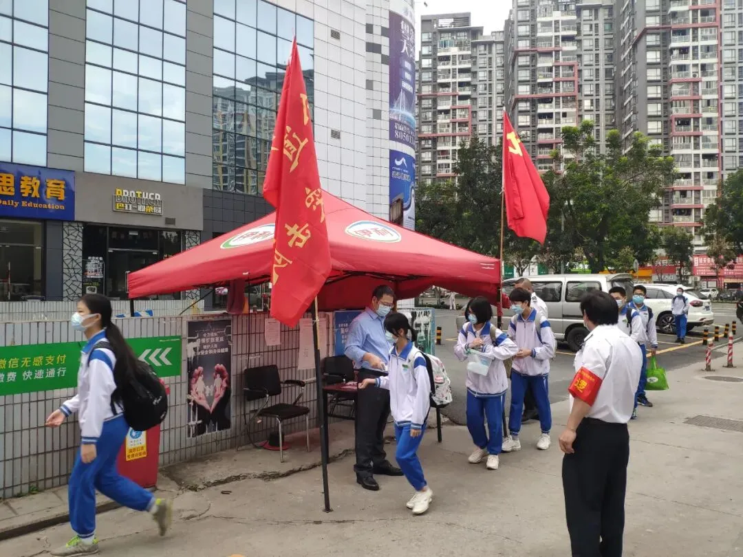 直击广州初三高三返校复课:好久不见,同学仔!-第13张图片-四季读书网 直击广州初三高三返校复课:好久不见,同学仔!-第13张图片-四季读书网
