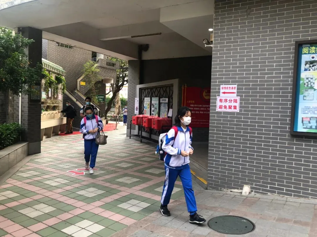 直击广州初三高三返校复课:好久不见,同学仔!-第16张图片-四季读书网 直击广州初三高三返校复课:好久不见,同学仔!-第16张图片-四季读书网