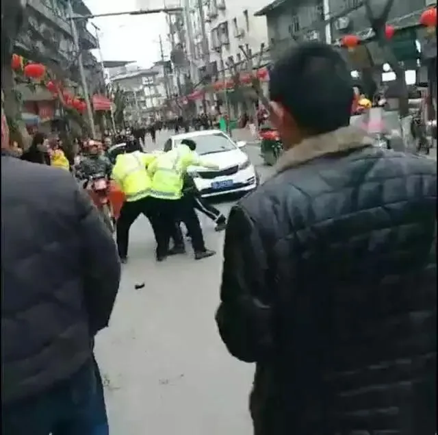 悲愤!大年初三坚守值班岗位的他,再也不能回家了-第4张图片-四季读书网 悲愤!大年初三坚守值班岗位的他,再也不能回家了-第4张图片-四季读书网