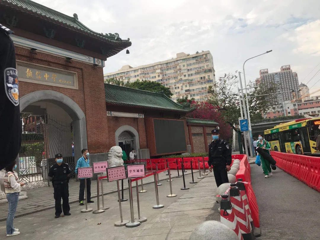 直击广州初三高三返校复课:好久不见,同学仔!-第19张图片-四季读书网 直击广州初三高三返校复课:好久不见,同学仔!-第19张图片-四季读书网