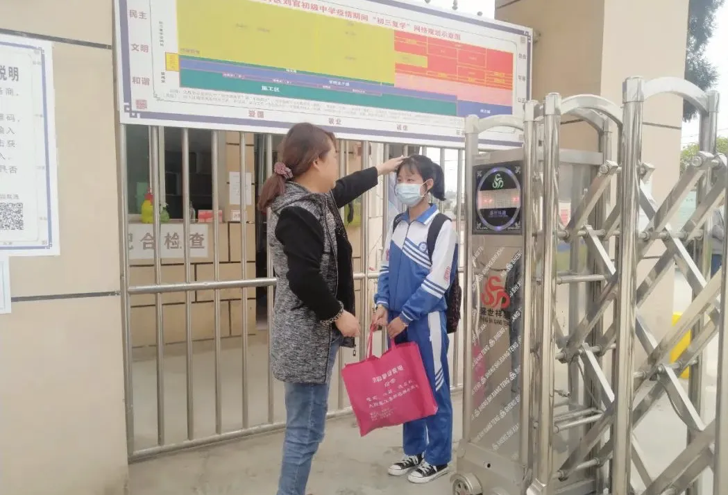 这个地方初三、高三学生复课近两周了,他们在校园的学习和生活是这样的-第9张图片-四季读书网