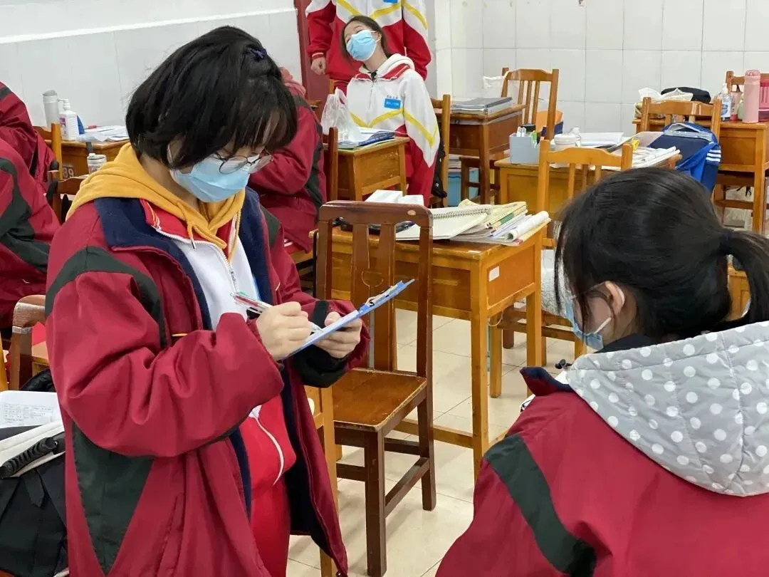 这个地方初三、高三学生复课近两周了,他们在校园的学习和生活是这样的-第11张图片-四季读书网