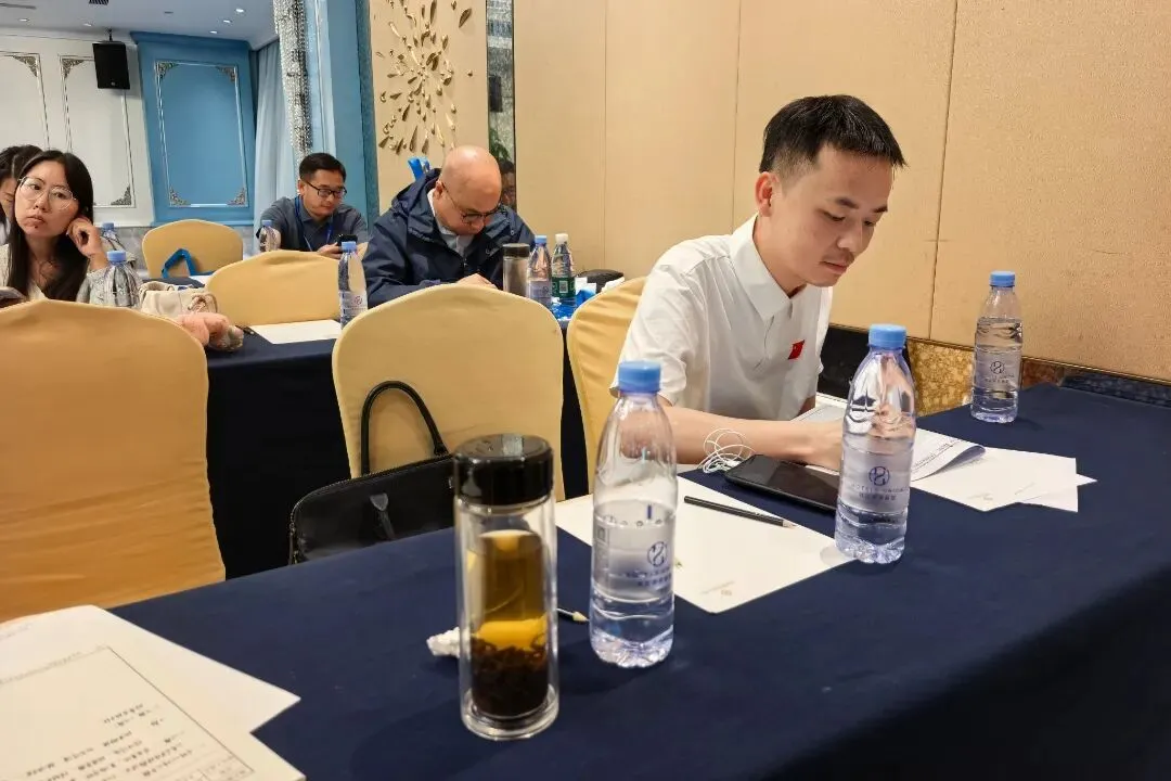 精研江中 | 我校高三教师参加江苏省高考试题评析与命题趋势研讨会-第7张图片-四季读书网