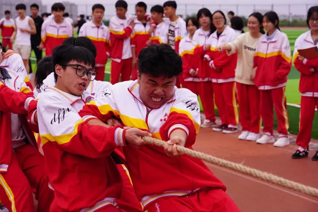【高三、初三拔河赛】绳聚千钧力,热血赴征程-第7张图片-四季读书网