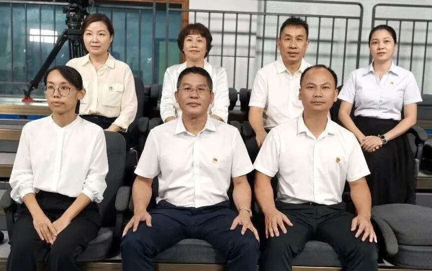 【9月18日秀英教育】初三搬迁新校区 实验室改造何时完工?-第3张图片-四季读书网