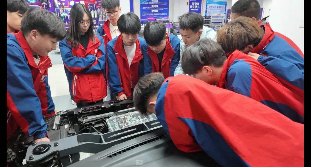 初二初三学不会文化课,来这里体验热门专业,规划升学方向!-第6张图片-四季读书网 初二初三学不会文化课,来这里体验热门专业,规划升学方向!-第6张图片-四季读书网