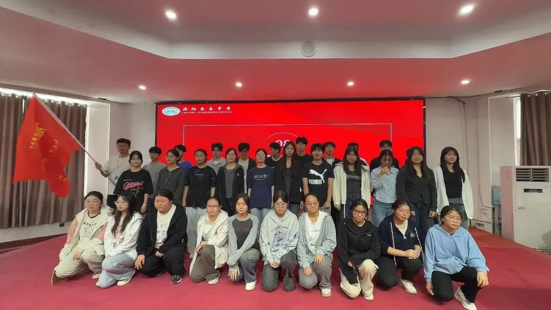 我们高三啦! | 这场高考冲刺离职动员大会,热血又庄重!-第10张图片-四季读书网 我们高三啦! | 这场高考冲刺离职动员大会,热血又庄重!-第10张图片-四季读书网