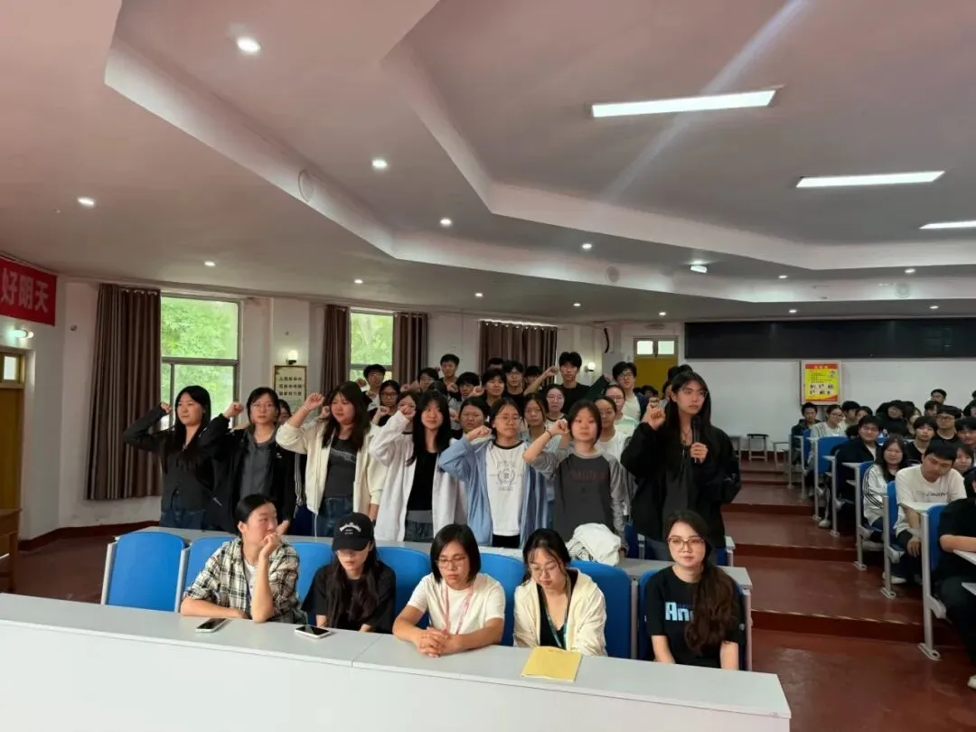 我们高三啦! | 这场高考冲刺离职动员大会,热血又庄重!-第17张图片-四季读书网 我们高三啦! | 这场高考冲刺离职动员大会,热血又庄重!-第17张图片-四季读书网