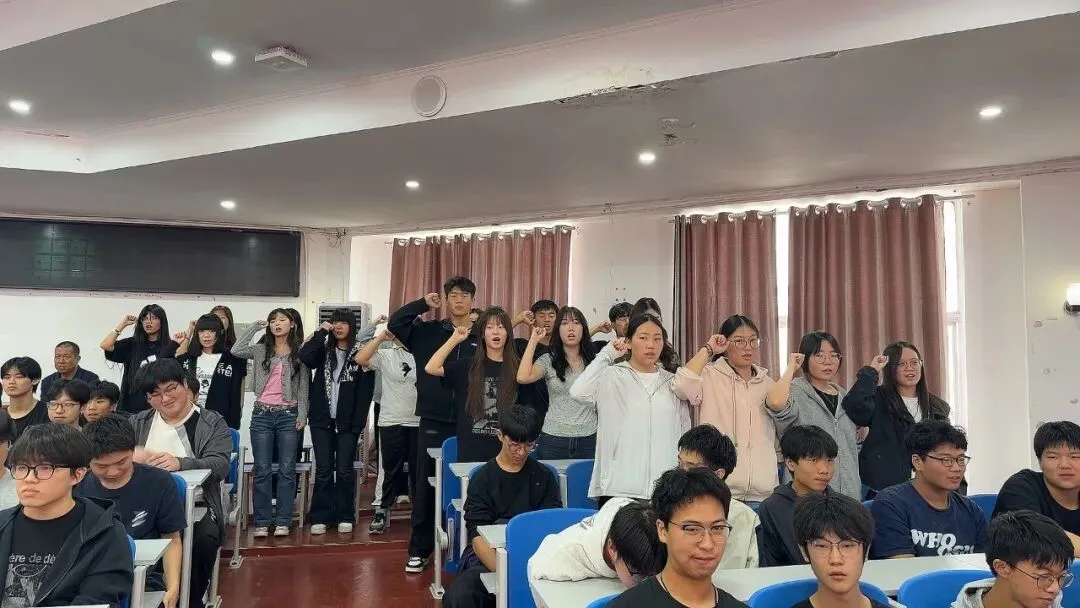 我们高三啦! | 这场高考冲刺离职动员大会,热血又庄重!-第19张图片-四季读书网 我们高三啦! | 这场高考冲刺离职动员大会,热血又庄重!-第19张图片-四季读书网