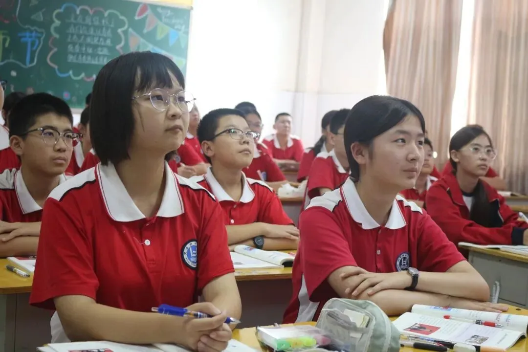 砺志追光行,奋楫赴前程——记联衡中学初三课堂瞬间-第9张图片-四季读书网 砺志追光行,奋楫赴前程——记联衡中学初三课堂瞬间-第9张图片-四季读书网