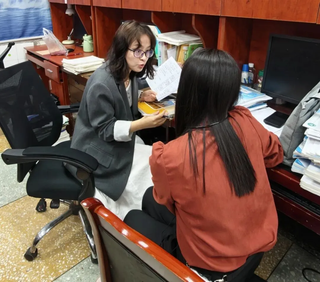 聚焦中考改革 情系一线课堂——嘉陵区教研室赴陈寿中学、安福小学开展毕业班教学视导-第4张图片-四季读书网 聚焦中考改革 情系一线课堂——嘉陵区教研室赴陈寿中学、安福小学开展毕业班教学视导-第4张图片-四季读书网