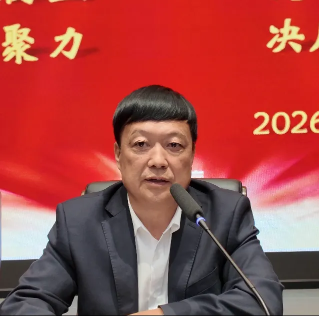 逐梦初三,亮剑中考——我校2027届中考备考动员大会纪实-第8张图片-四季读书网 逐梦初三,亮剑中考——我校2027届中考备考动员大会纪实-第8张图片-四季读书网