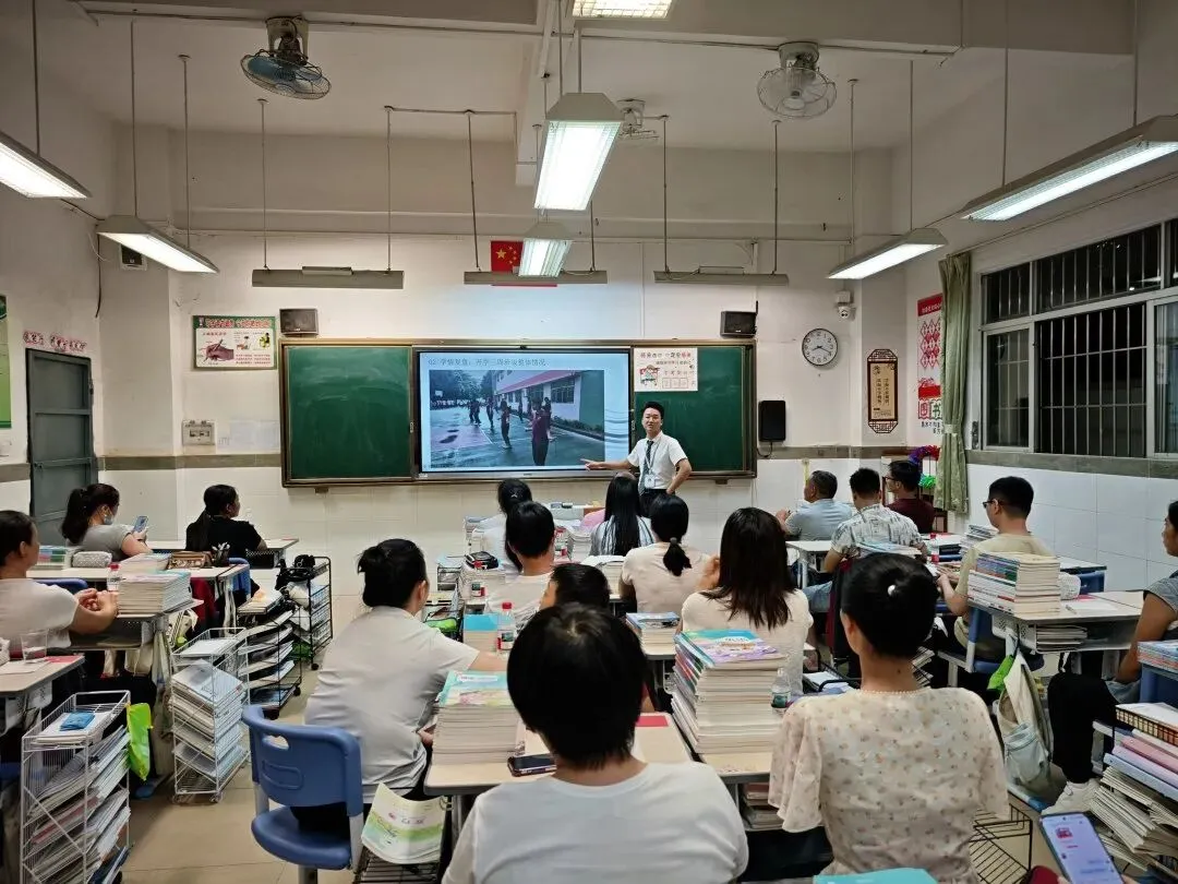 中考,拼的不只是孩子! ——官湖学校2027届初三中考备考全面启幕:孩子努力、家长陪伴、学校坚守-第35张图片-四季读书网