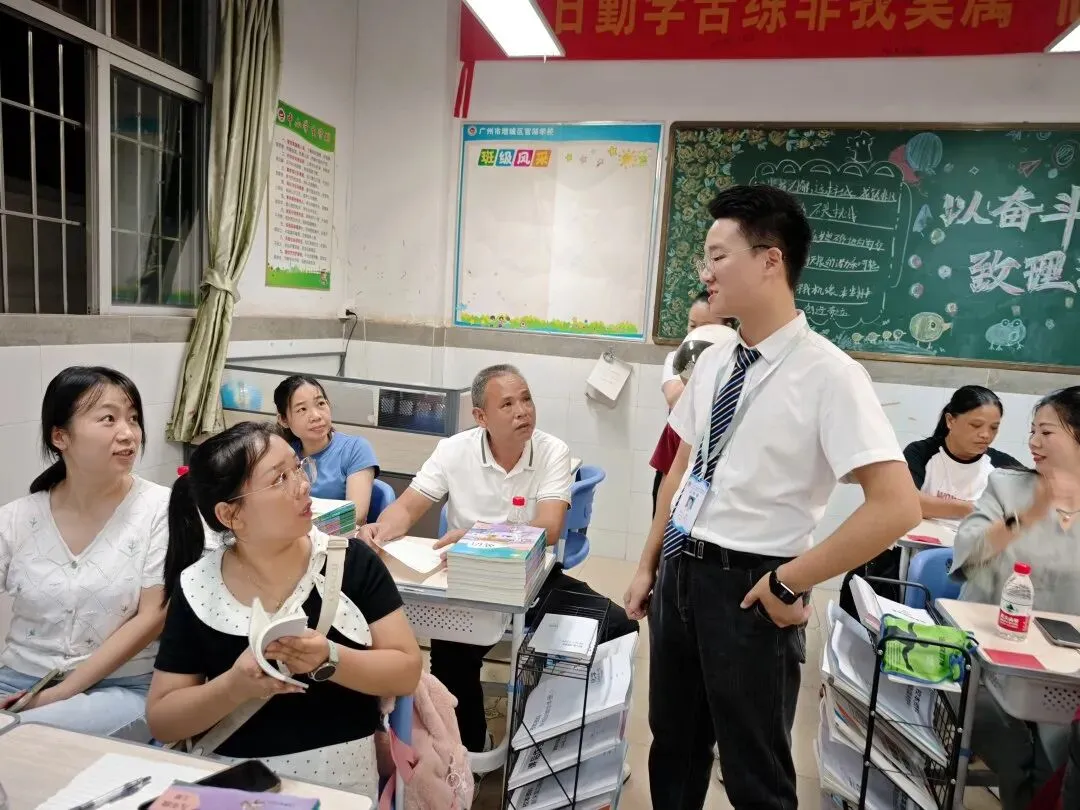 中考,拼的不只是孩子! ——官湖学校2027届初三中考备考全面启幕:孩子努力、家长陪伴、学校坚守-第40张图片-四季读书网